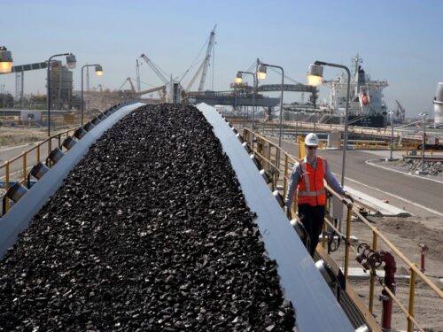 As winter draws near, Greatest U.S. lattice switches rules to shore around coal supply