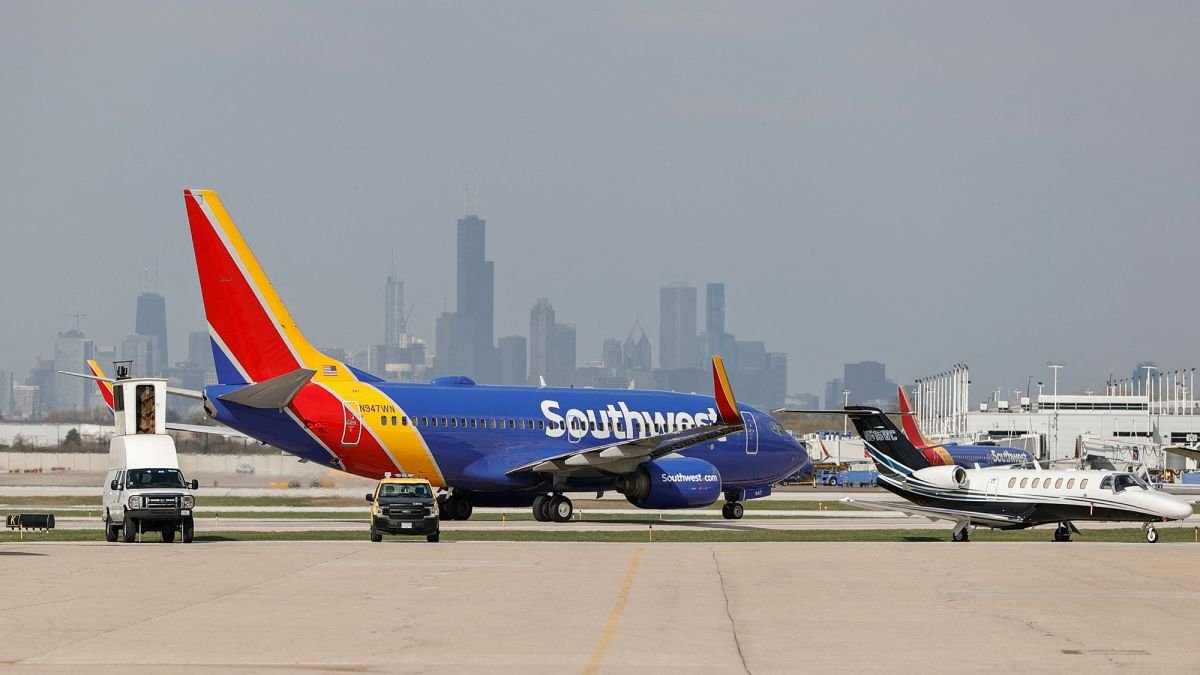 By hundreds this end of the week, Southwest Airlines flights dropped