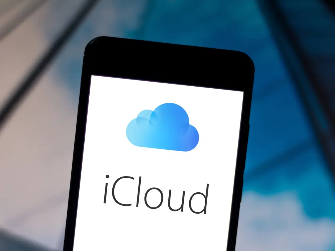An inherent password generator to an iCloud for Windows gets