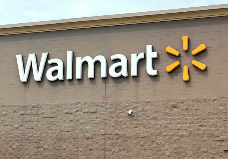 Walmart will be the 1st retailer to trial Twitter’s new livestream shopping stage